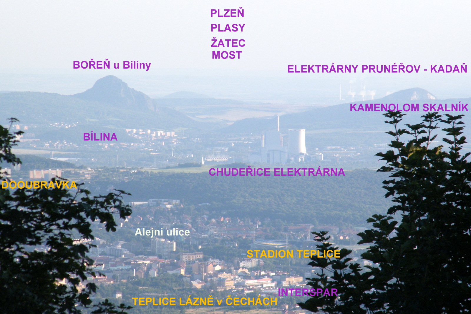 PŘEKRÁSNÁ PANORAMA a DALEKÉ VYHLÍDKY až 100 km, BÝVAJÍ v POZDNÍM ODPOLEDNI a NAVEČER.
